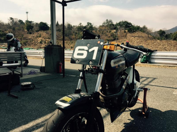 �������å�