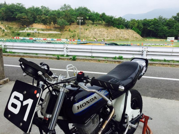 �������å�